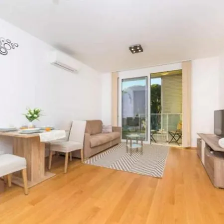 Andel - Garage Parking Appartement *